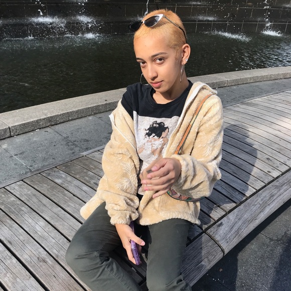 ITS ME CARRINGTON ๐ - Picture 2 of 4